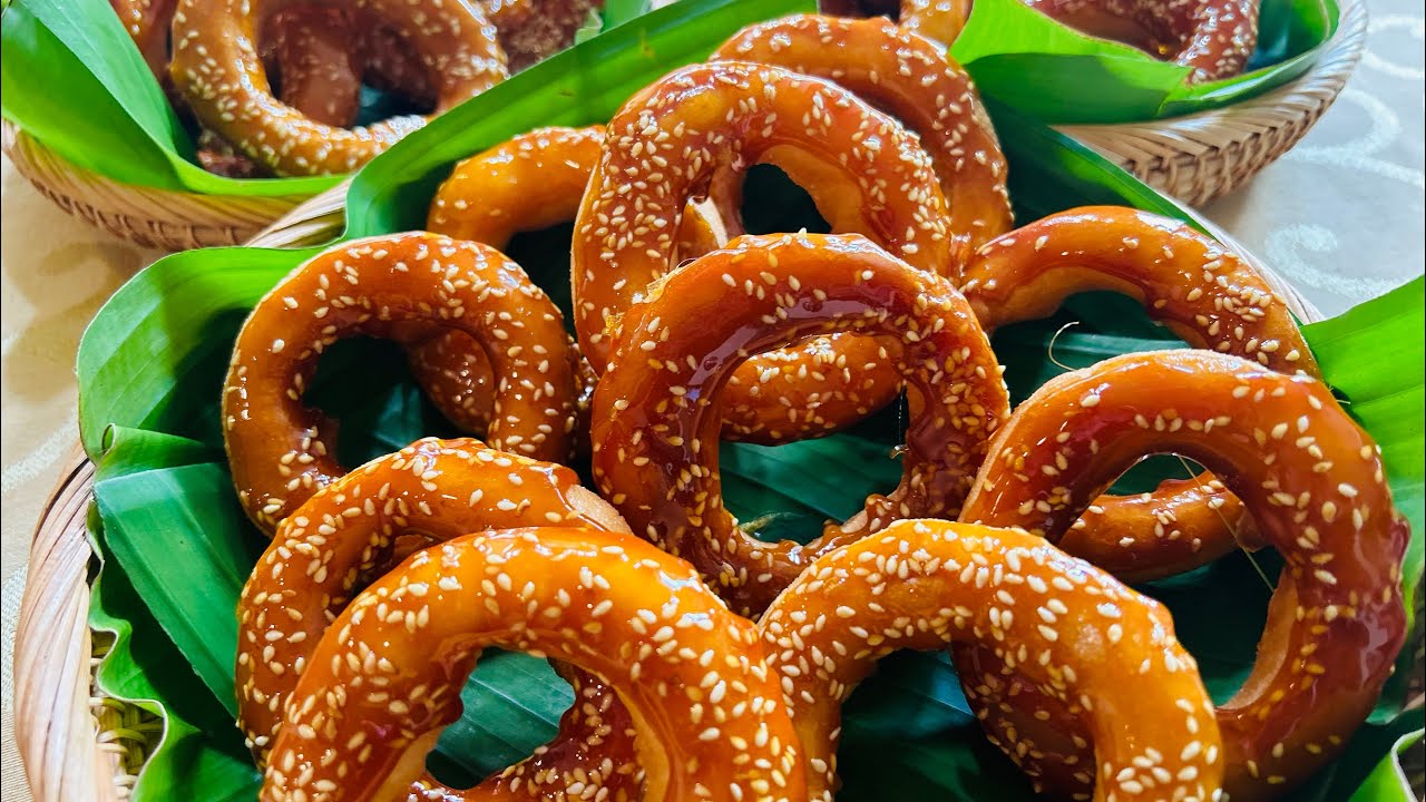 Nom Korng (Cambodian Donuts)
