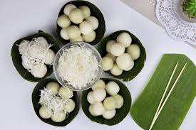 Nom Plae Ai (Sticky Rice Sweet Balls)